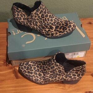 Animal print shootie
